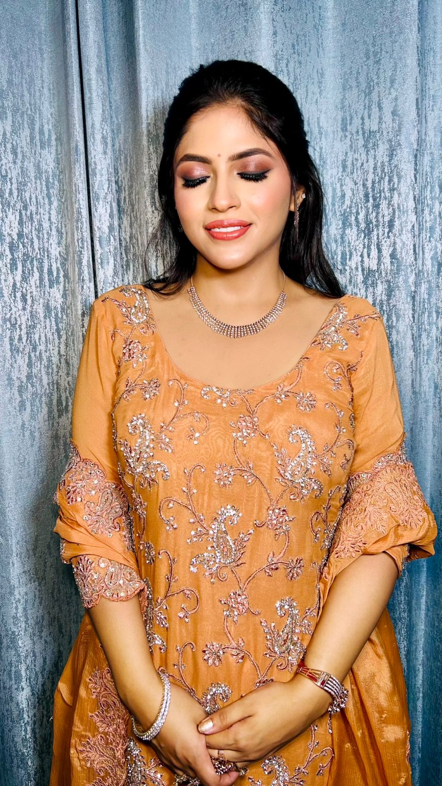 Elegant Peach Party Makeup – By Ritika Verma